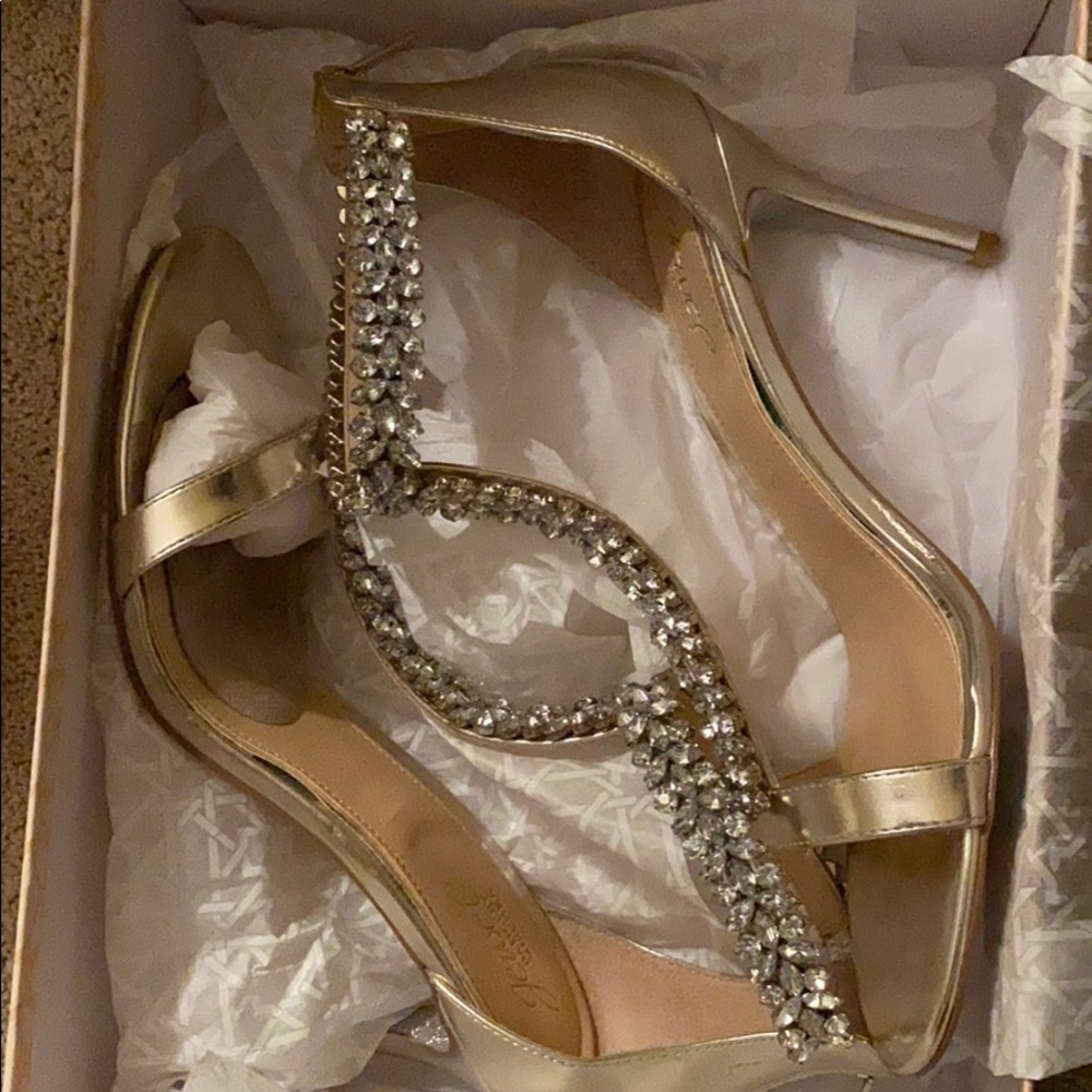 Gold heel